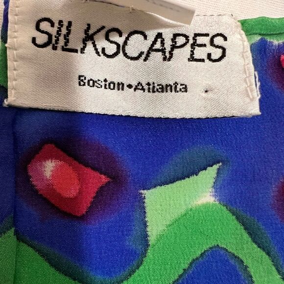SILKSCAPES Silk Hand Painted Colorful Heart Pattern Scarf 35” X 34” - Picture 4 of 9